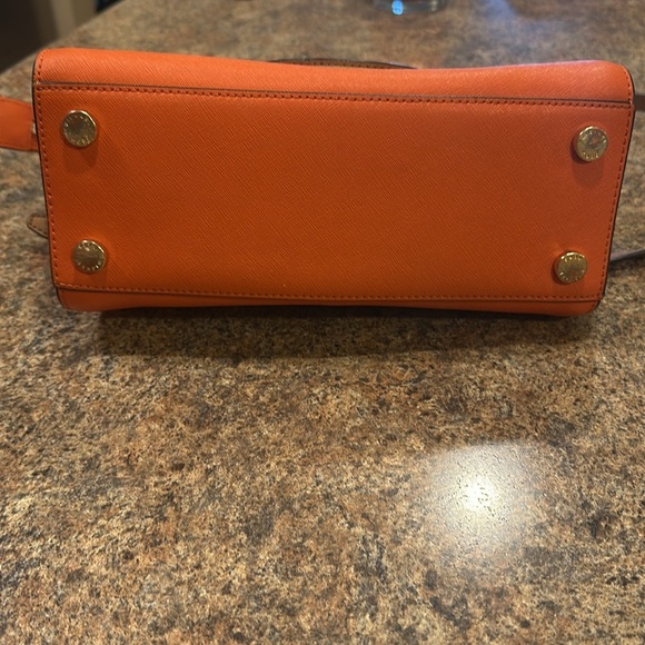 Michael Kors Leather Crossbody Bag With Handles Top Zipper Closure Orange White - Picture 7 of 16